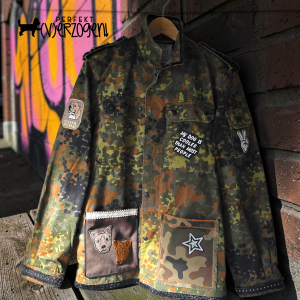Remembrance Jacke mit Portraits der Hunde und coolen Statements und Designelementen