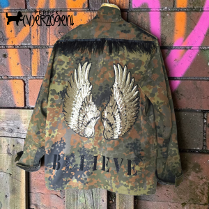 Gassi Jacke mit emotionalen Designelementen und Statementa