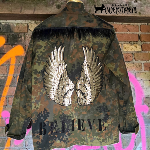 Gassi Jacke mit emotionalen Designelementen und Statementa