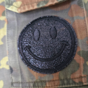 Gassi Jacke mit emotionalen Designelementen und Statementa