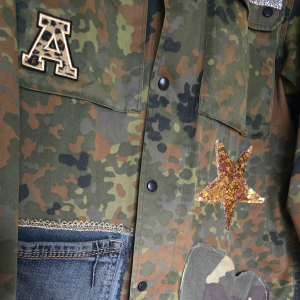 Gassi Jacke mit emotionalen Designelementen und Statementa